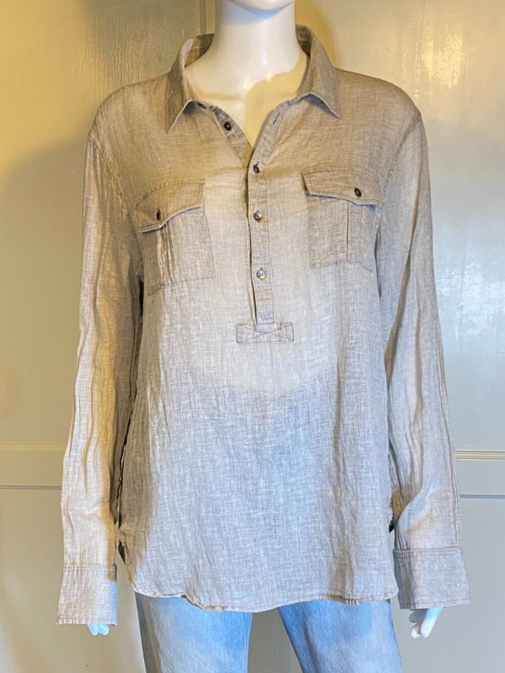 NICHOLAS K Size M Gray Long Sleeve Buttons Up Shirt Blouse Pockets Safari Desert